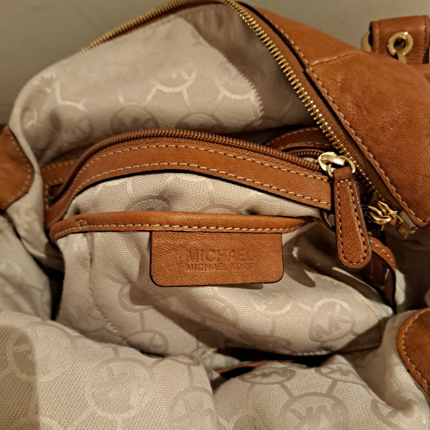 Michael Kors Soft Leather Hobo Cross (HB0024)