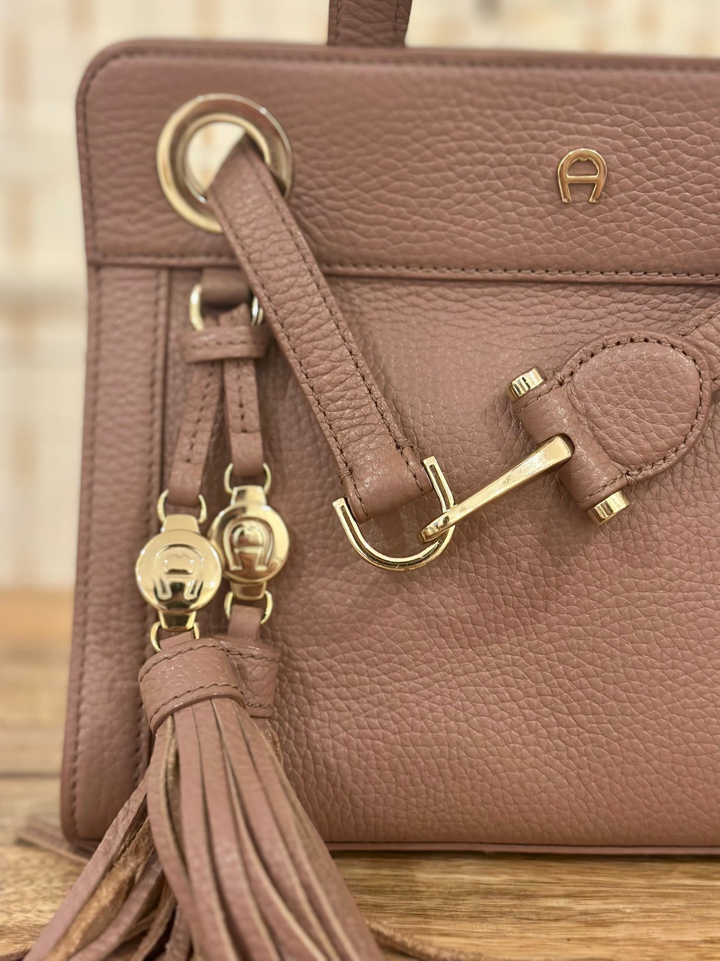 AIGNER- Light Burgundy Leather Cavallina Tote- HB0052