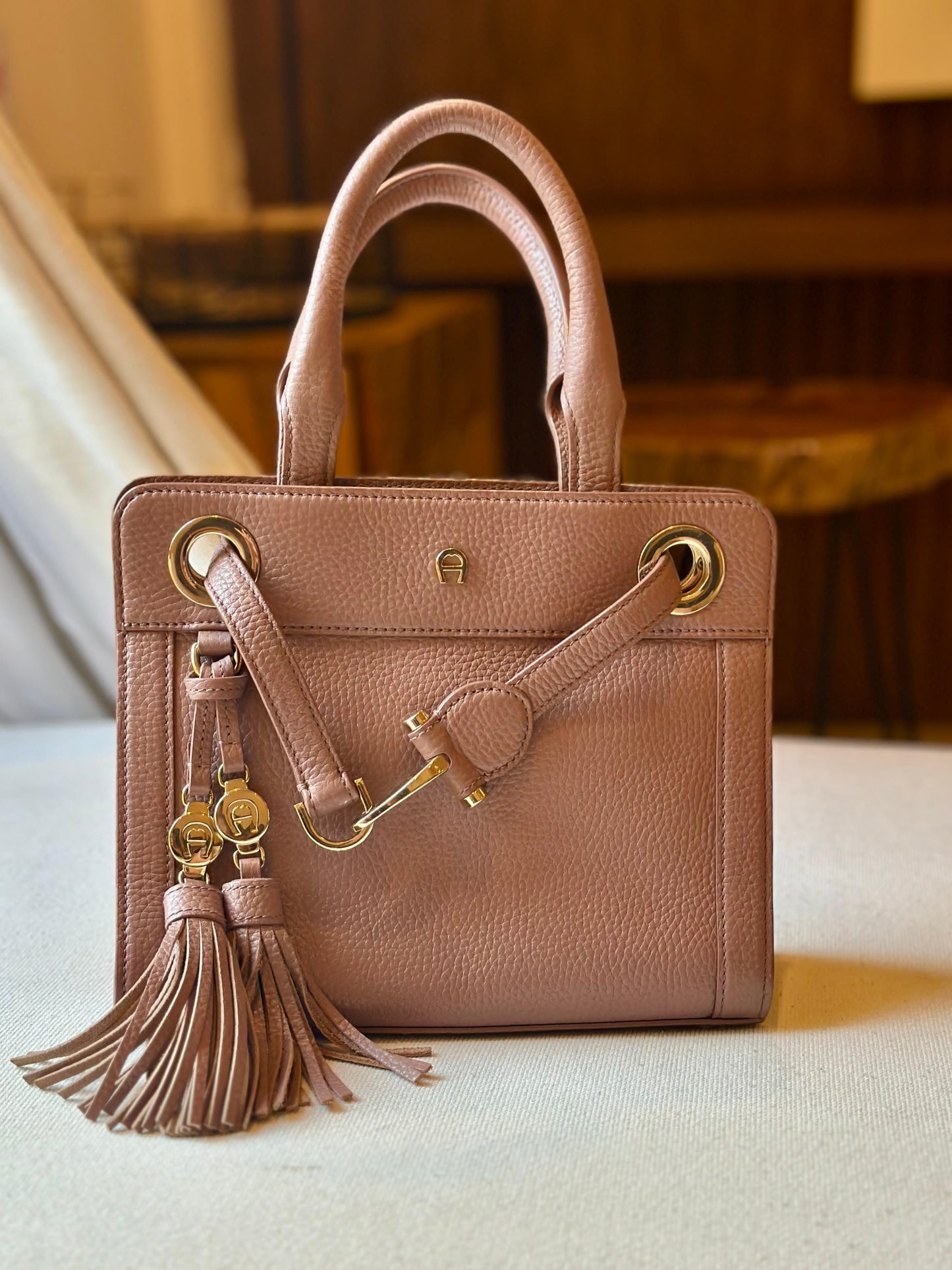 AIGNER- Light Burgundy Leather Cavallina Tote- HB0052
