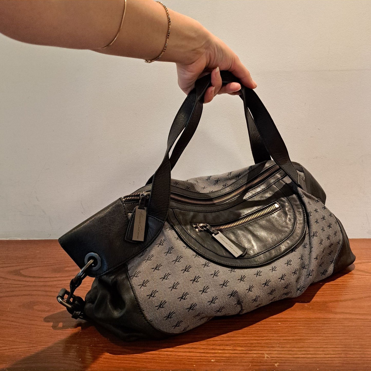 Kenneth Cole - Grey leather Handbag (HB0039)